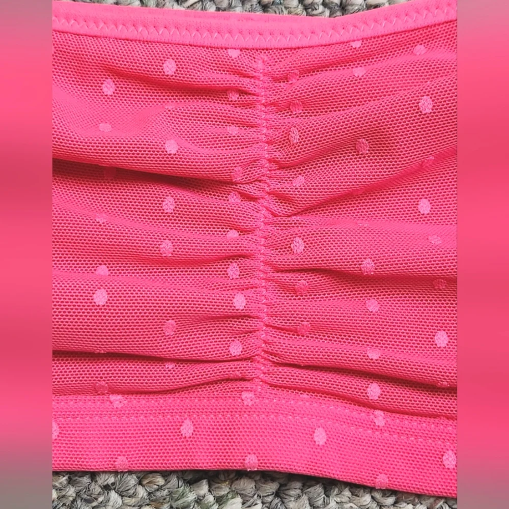 Under Armour Undercover Strapless Pink Dotted Mesh Bra M